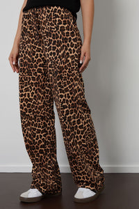 fiara-leopard-sweatpants