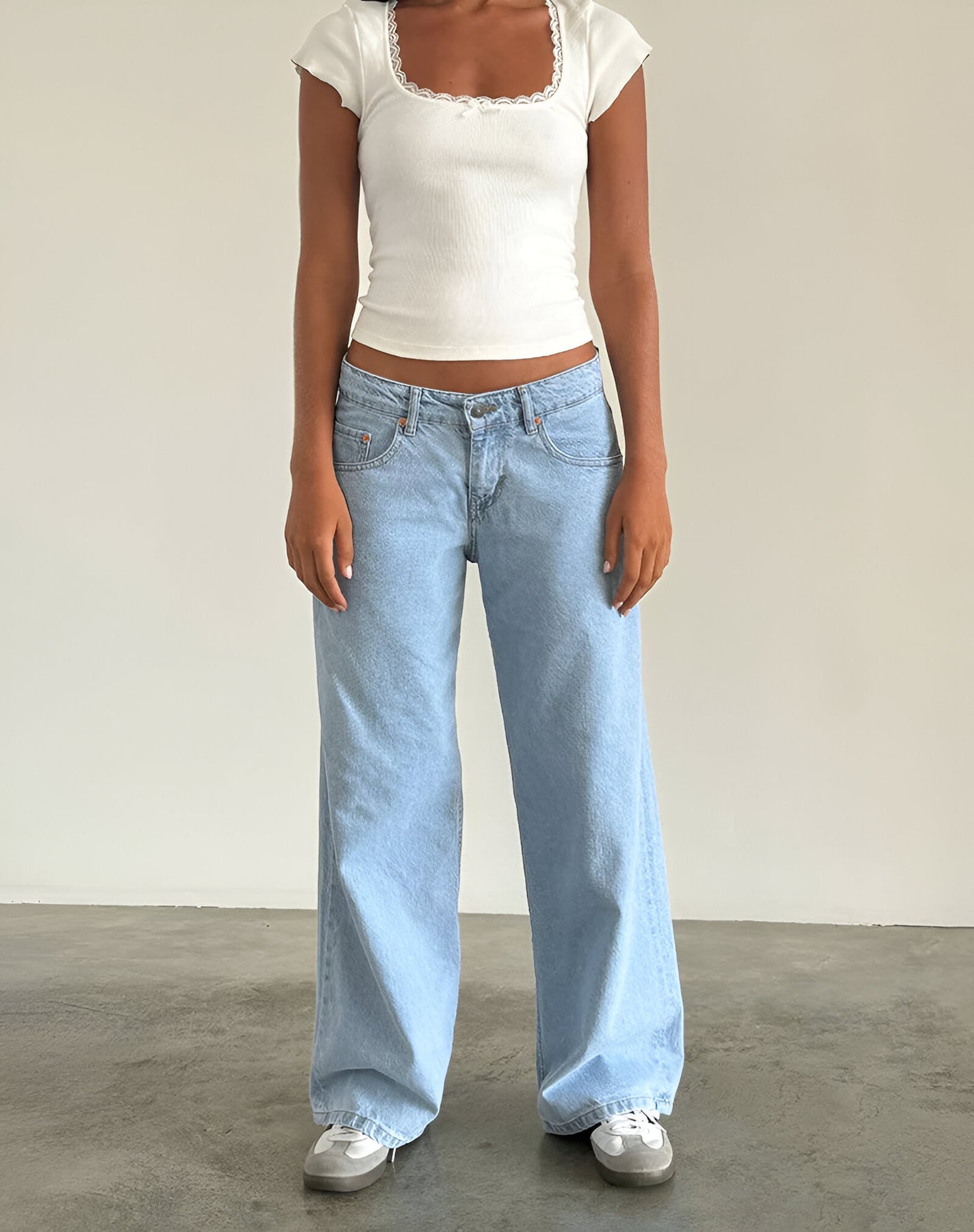 AMY | LOW-RISE JEANS